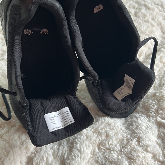 Women's Slip Resistant shoes - Picture 8 of 9